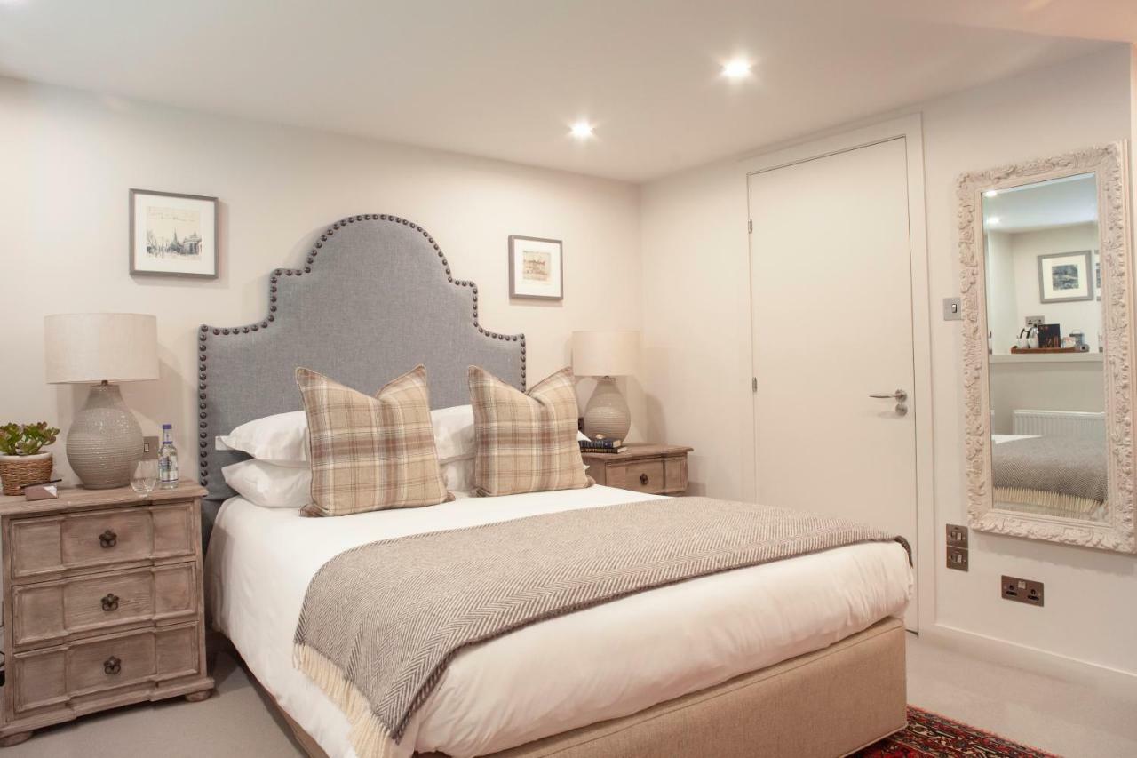 The Roseate Edinburgh - Small Luxury Hotels Of The World Exterior foto A bedroom at The Swan
